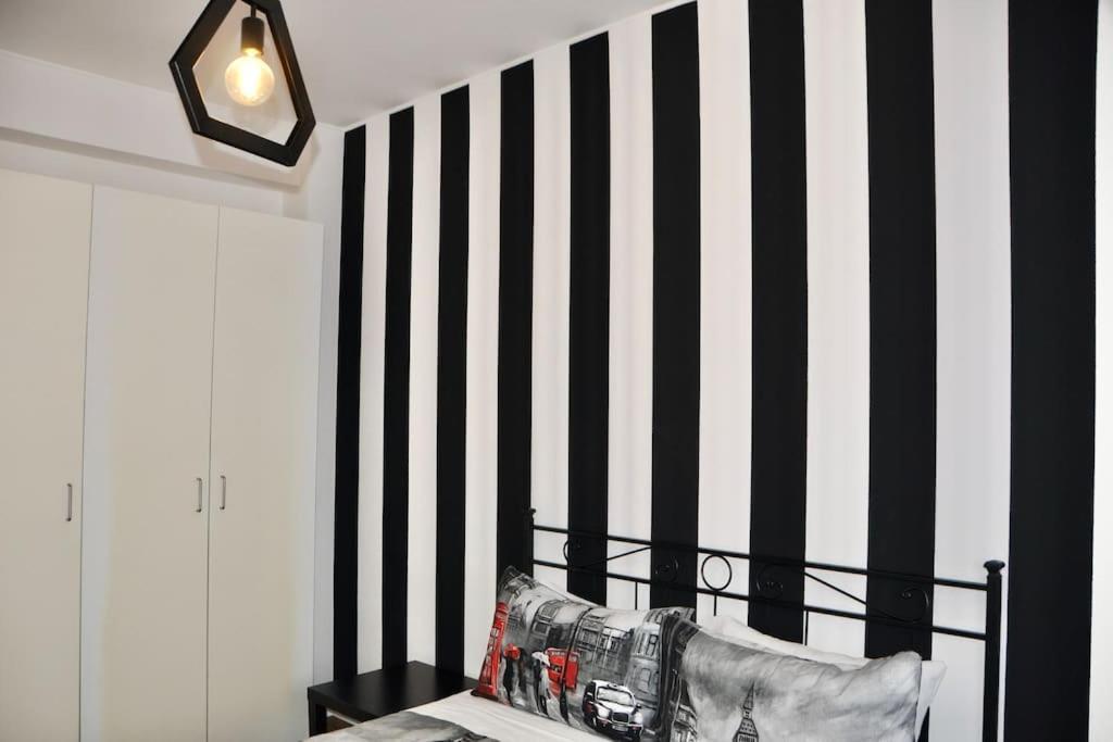 M.aurelio Black & White Mailand